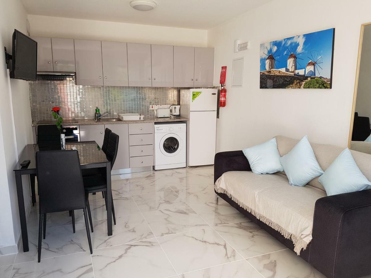 לרנקה Must Stay - Evripidou Holiday Flats מראה חיצוני תמונה